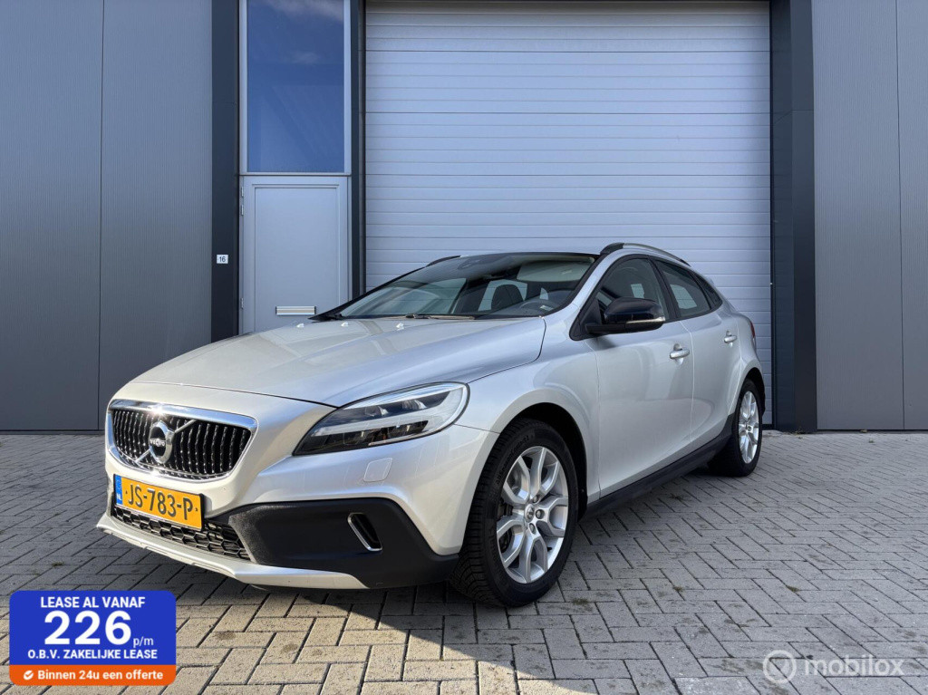 Volvo V40 cross country 2.0 t3 momentum