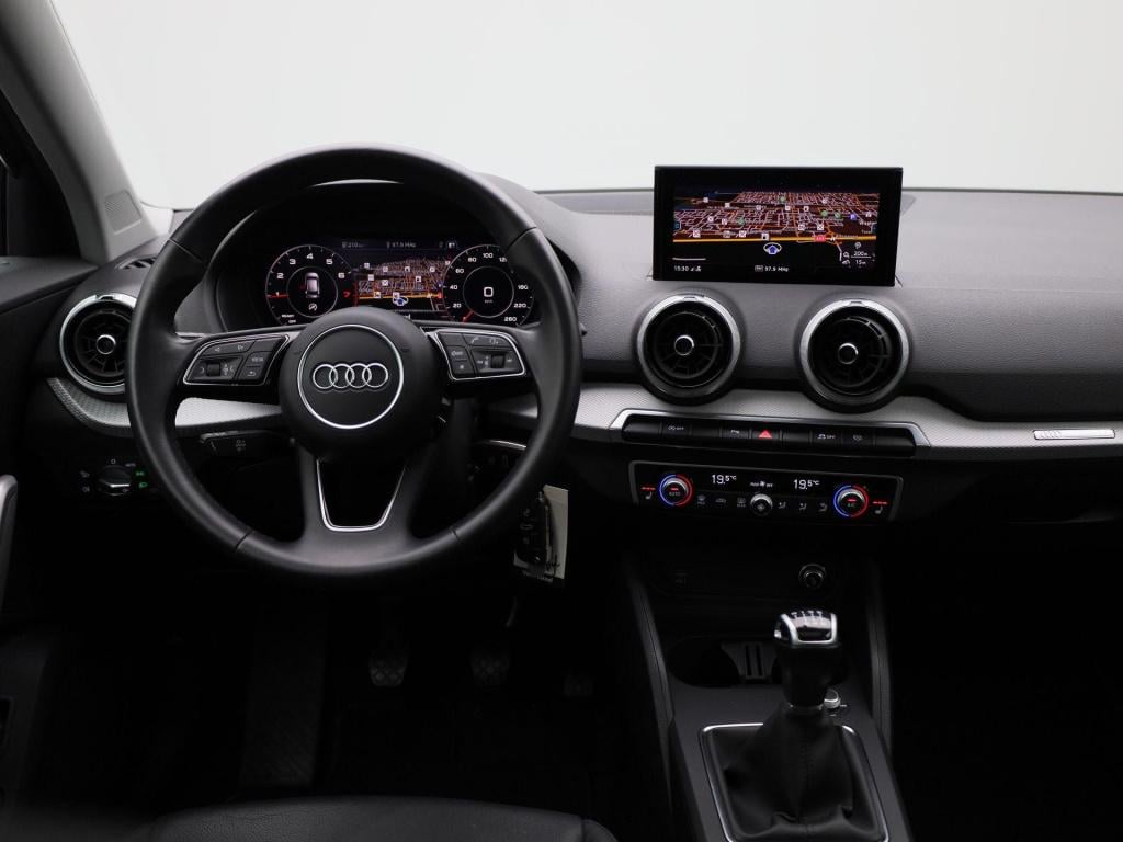 Audi Q2 35 tfsi pro line | panoramadak | stoelverwarming | leder | camera |