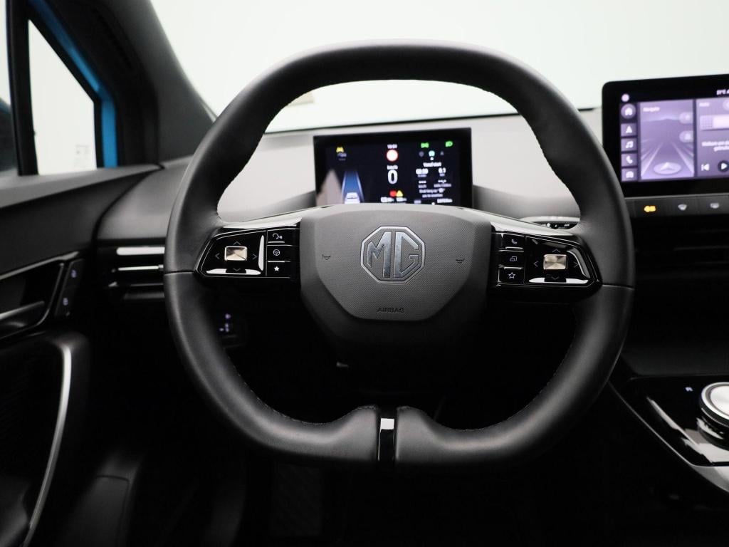 MG Mg4 64 kwh luxury all-season banden / navigatiesysteem / carplay / remot