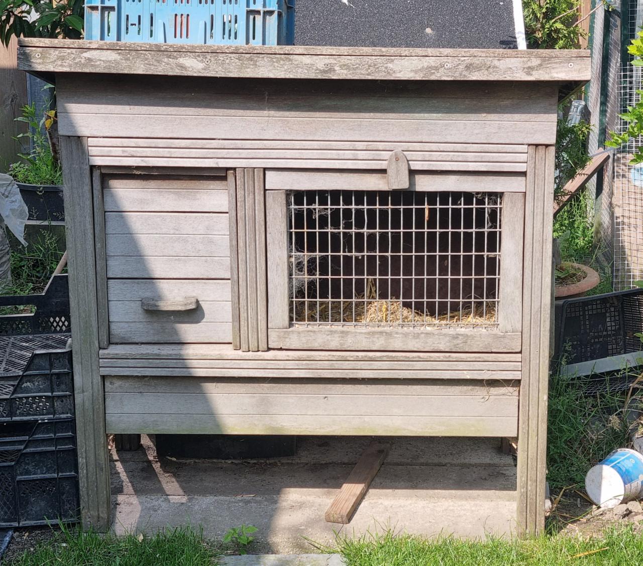 Konijnhok incl rennetje