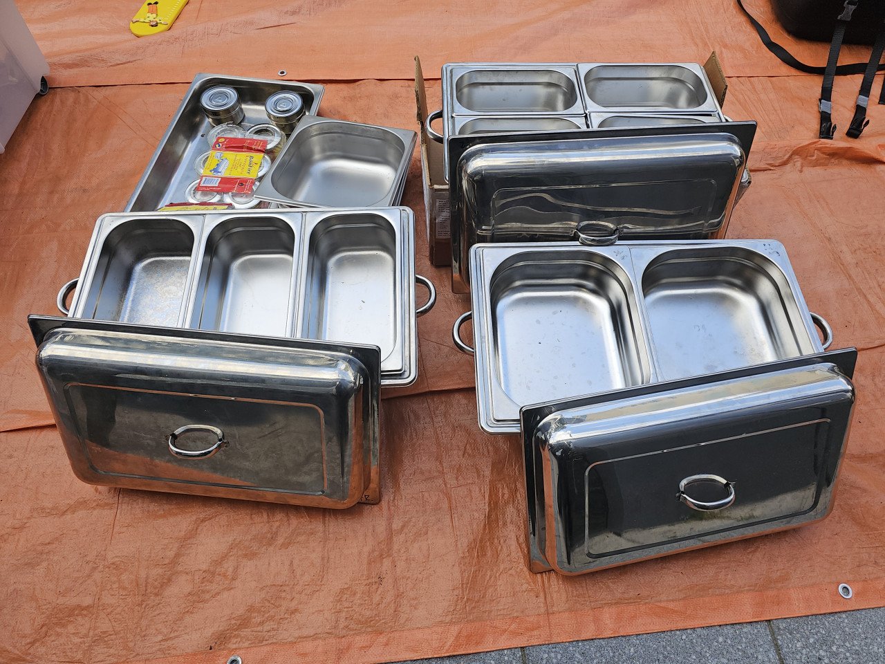 Set van 3 dekschalen met verschillende schalen voor er in te doen
