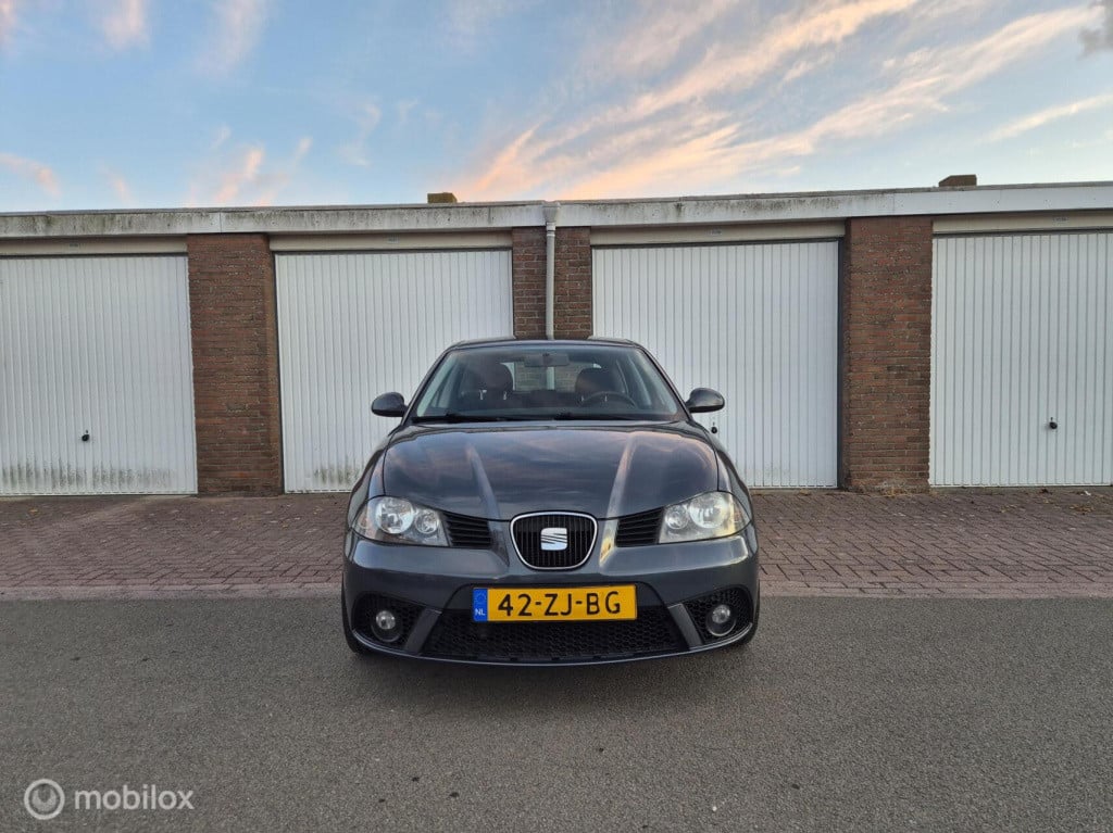 Seat Ibiza 1.6-16v freestyle / 5- deurs / cruisecontrol / airco
