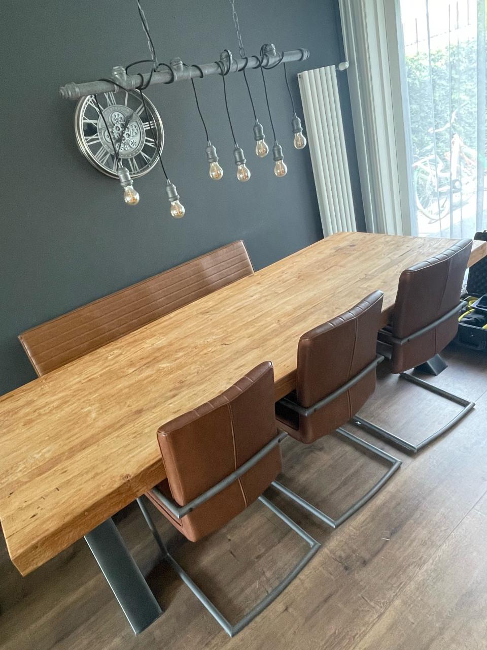 Eettafel + stoelen + eetbank