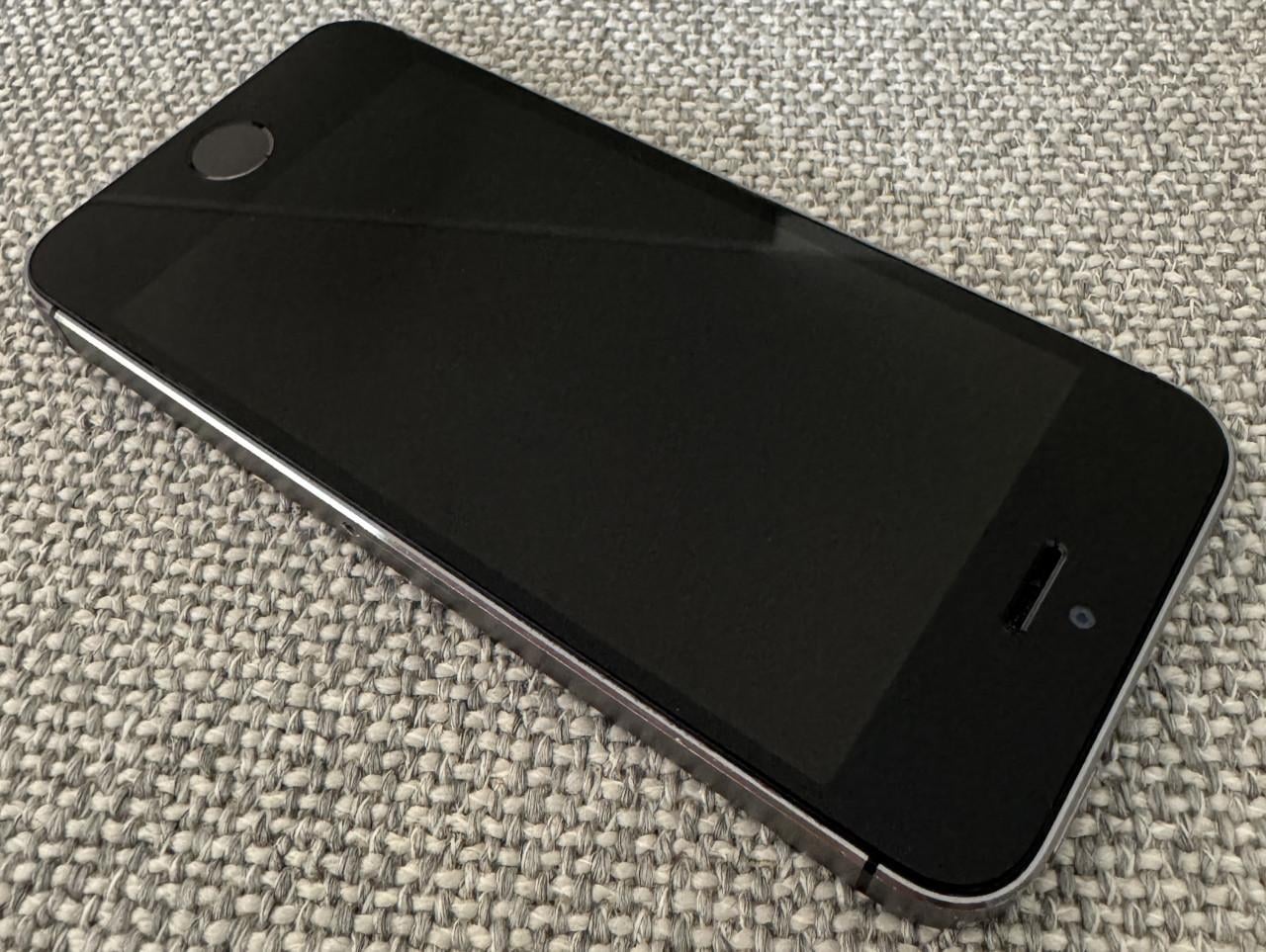 IPhone 5s | 16GB | Space Gray