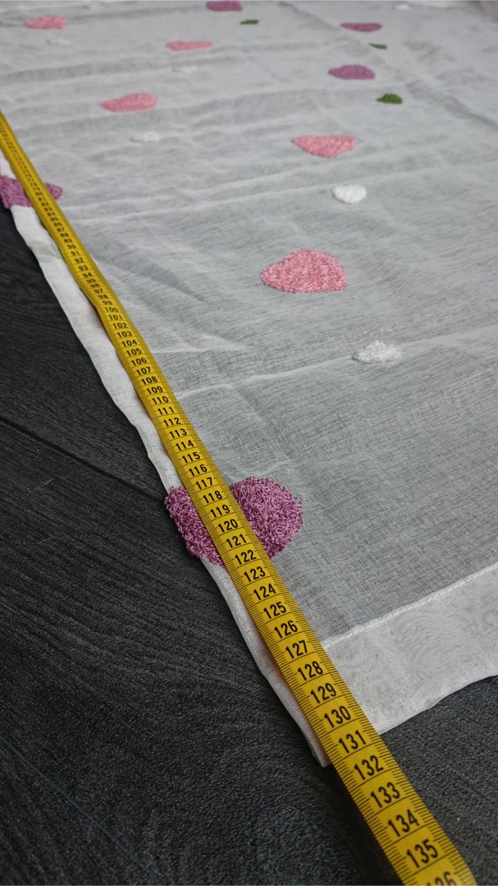 Tule gordijnen met hartjes 2 stuks (nieuw)