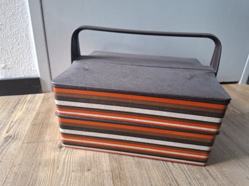 Vintage naaibox/opbergkist