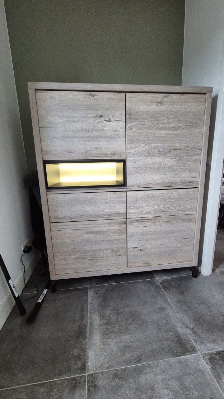 Kast licht hout met led verlichting