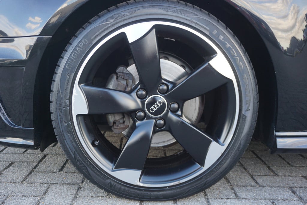 Audi A3 sportback 1.4 tfsi ambition pro line s airco / navi / cruise / pano