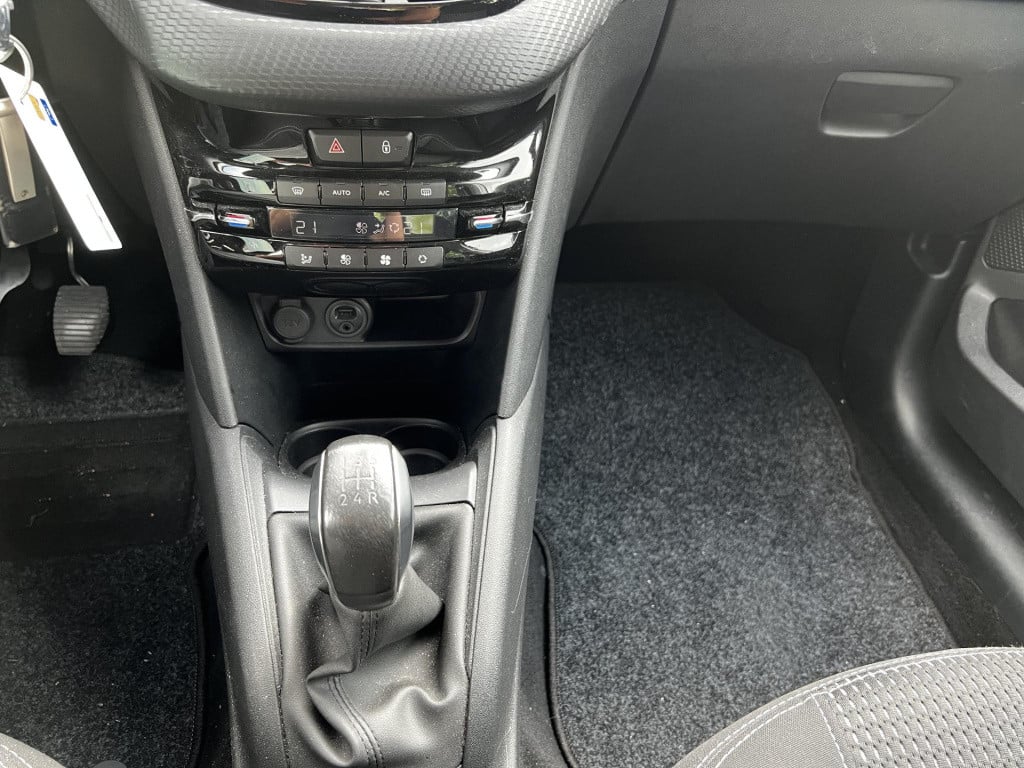 Peugeot 208 1.2 puretech allure