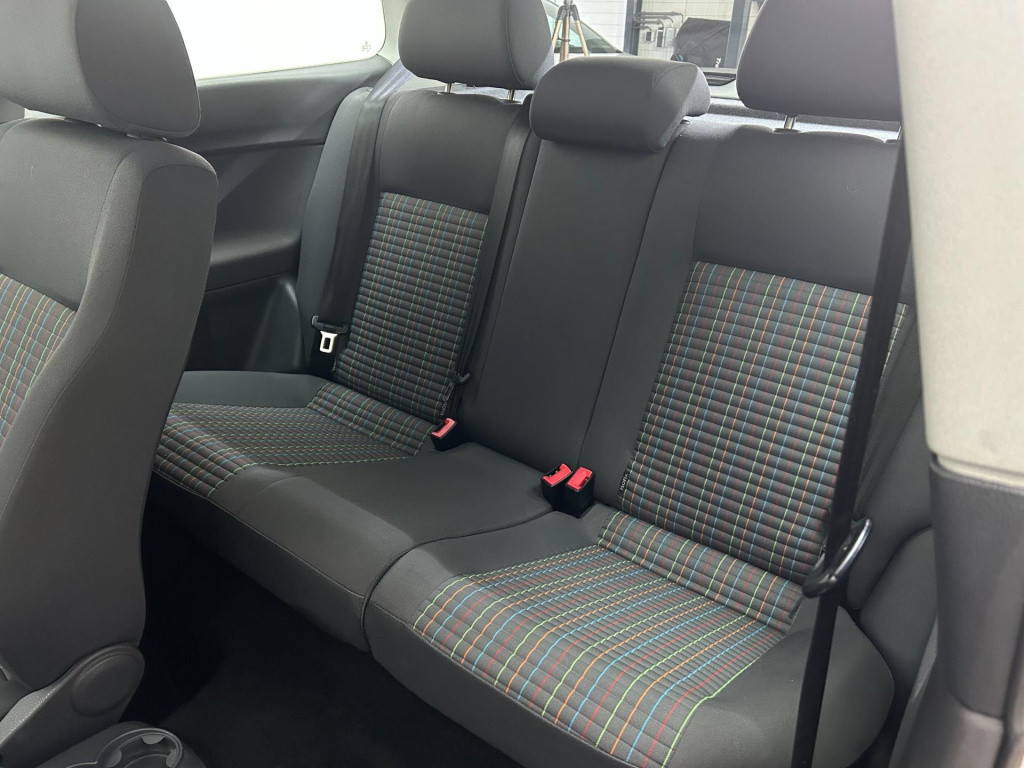 Volkswagen Polo occasion 1.4-16v sportline | grijs | automaat | airco | twe