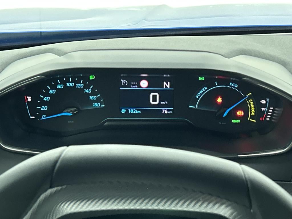 Peugeot E-2008 ev style 50 kwh | rijklaar |