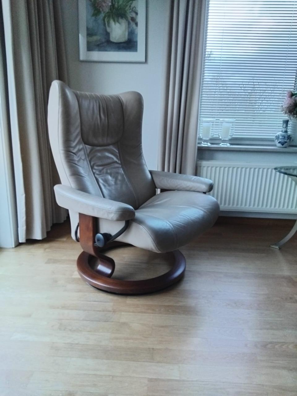 Comfortabele draaifauteuil van leer: goede staat