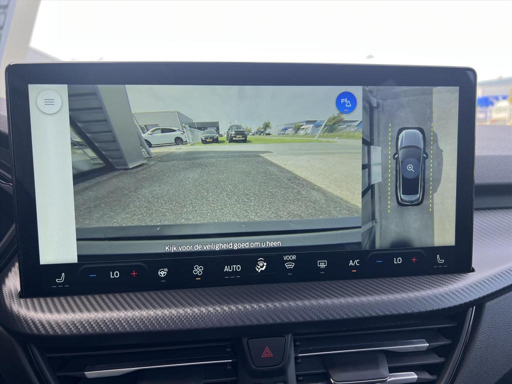 Ford Kuga 2.5 phev 243pk e-cvt st-line x , trekhaak , panodak , winterpack 