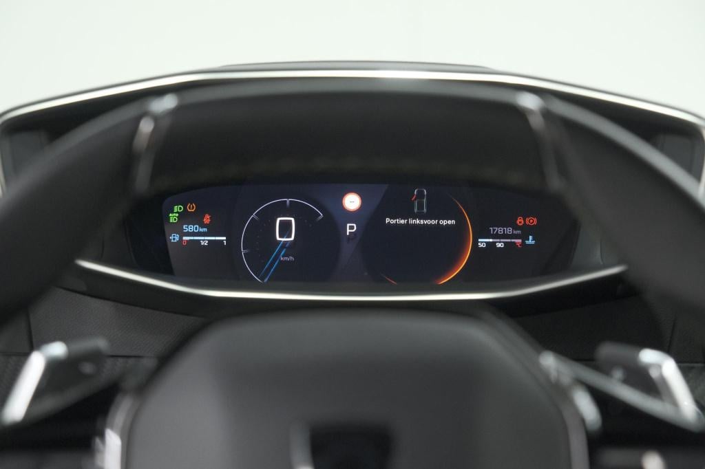 Peugeot 208 1.2 hybrid 145 e-dcs6 gt | alcantara pakket | camera | apple ca