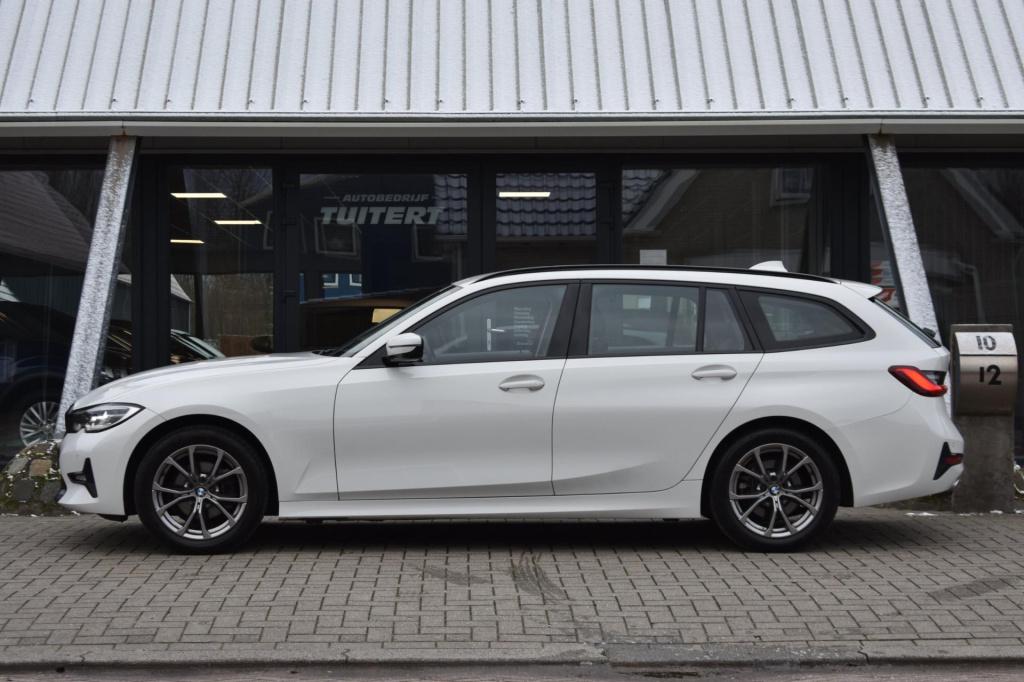 BMW 3-serie touring 318i high executive sport line | trekhaak | apple carpl