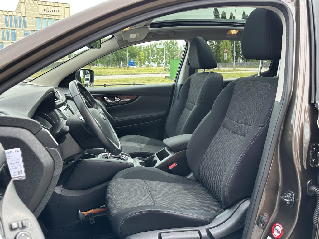 Nissan Qashqai 1.2 n-connecta | navigatie | 360° camera | trekhaak | keyles