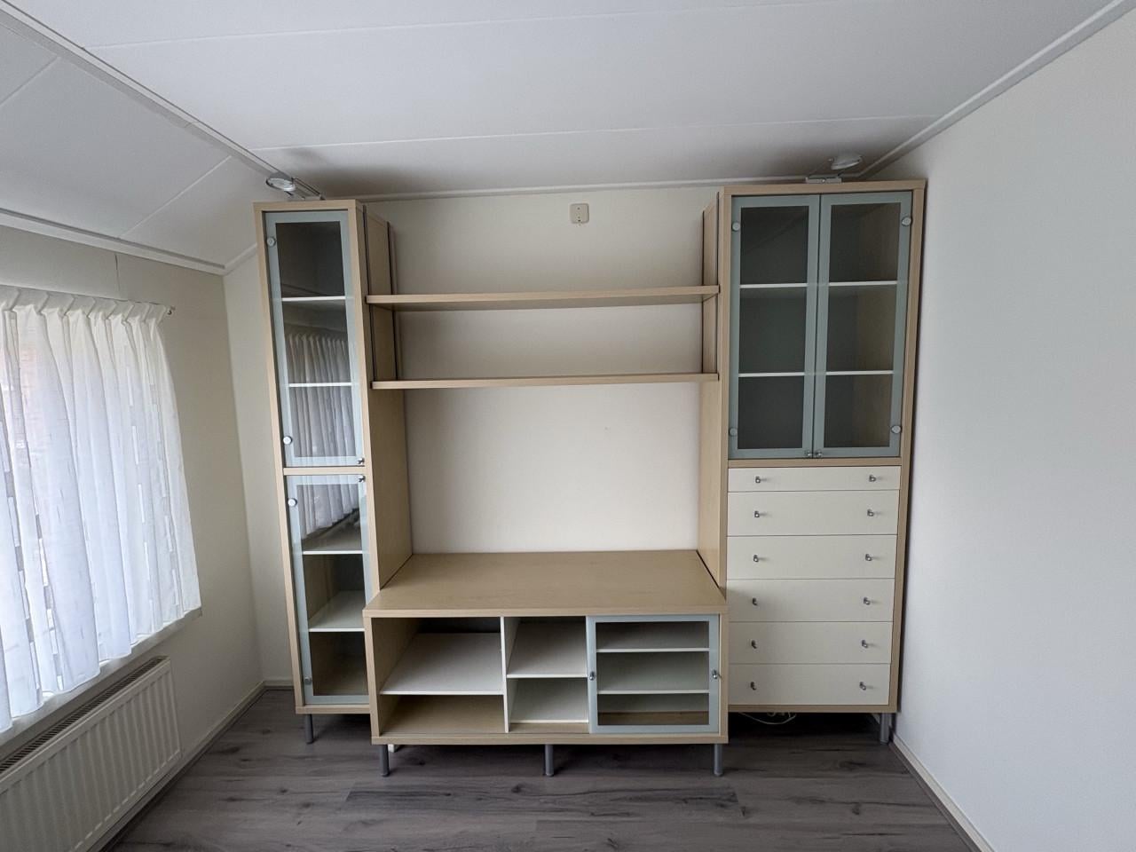 T.E.A.B. Mooi TV meubel Ikea, Magiker