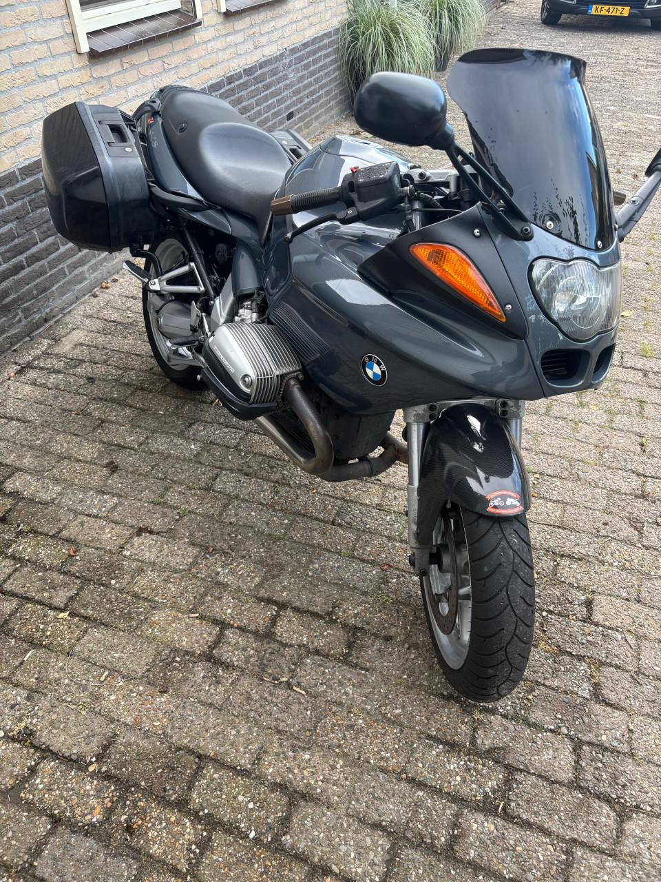 BMW r1100s