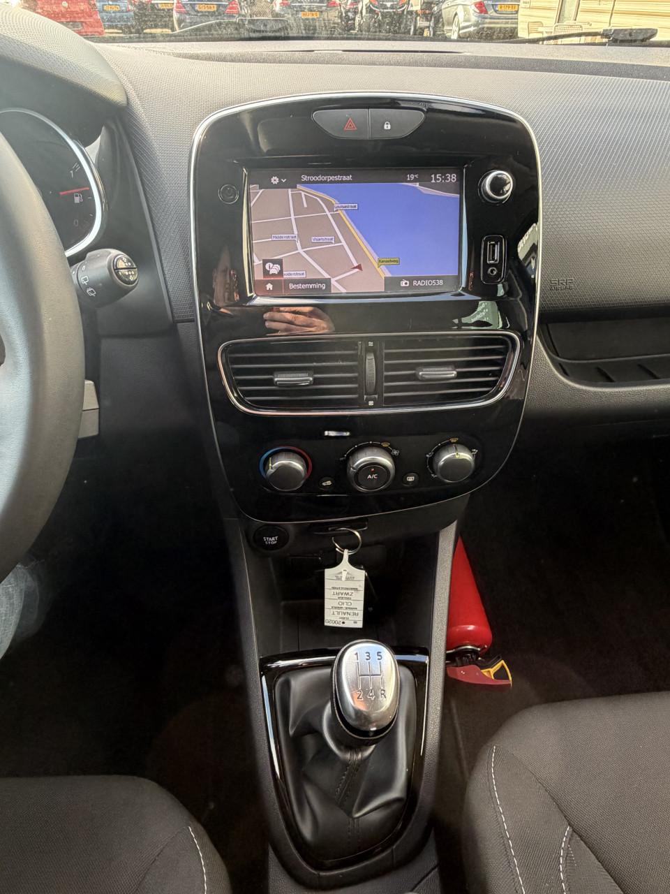 Renault Clio 1.2i Limited Bouwjaar 2018 NAP ! ! !