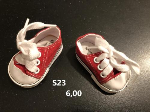 Poppenkleertjes baby born. Gympen. Opbrengst KiKa.