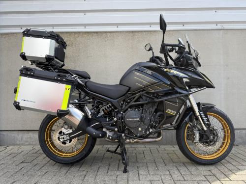 QJMotor SRT 900 SX Touring | Zeer compleet | Op voorraad