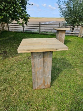 Bartafel, statafel 2 stuks van steigerhout met afneembaar blad.