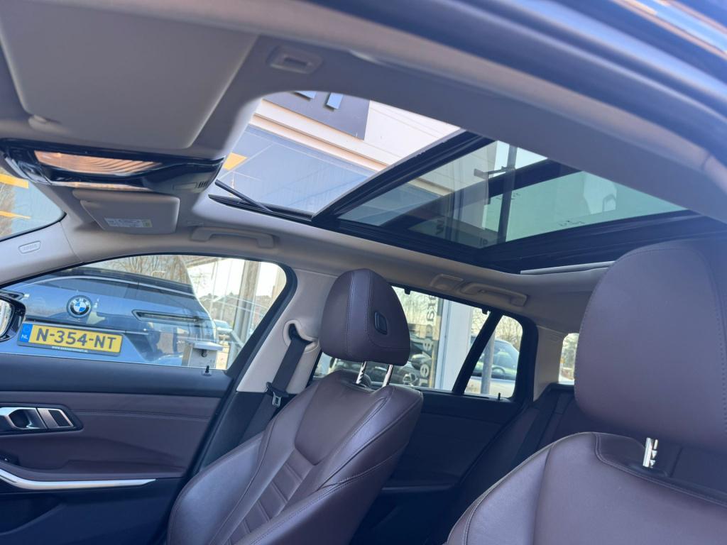 BMW 3-serie touring 330e high executive