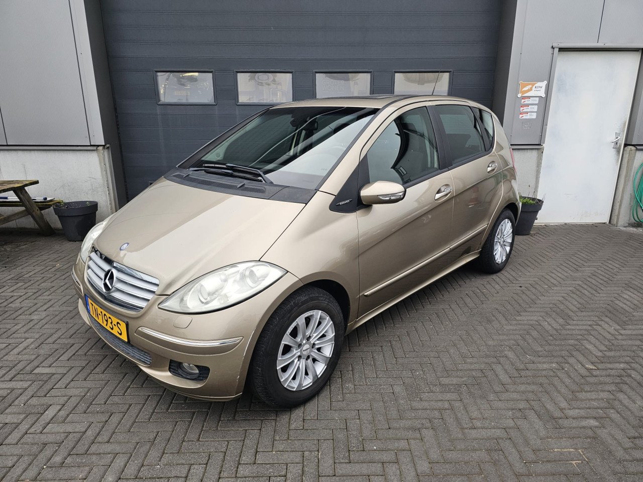 TE KOOP MERCEDES BENZ A KLASSE 150 AVANTGARDE ROKERSVRIJE AUTO