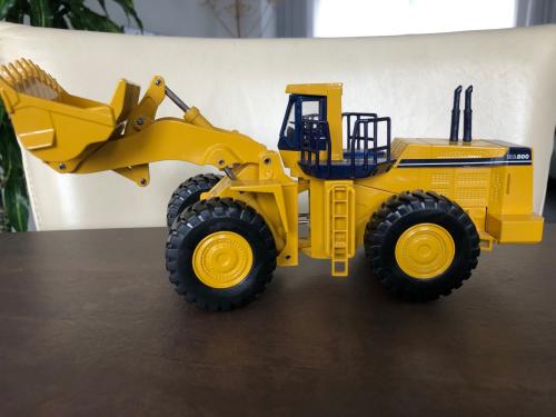 Shovel Komatsu WA800