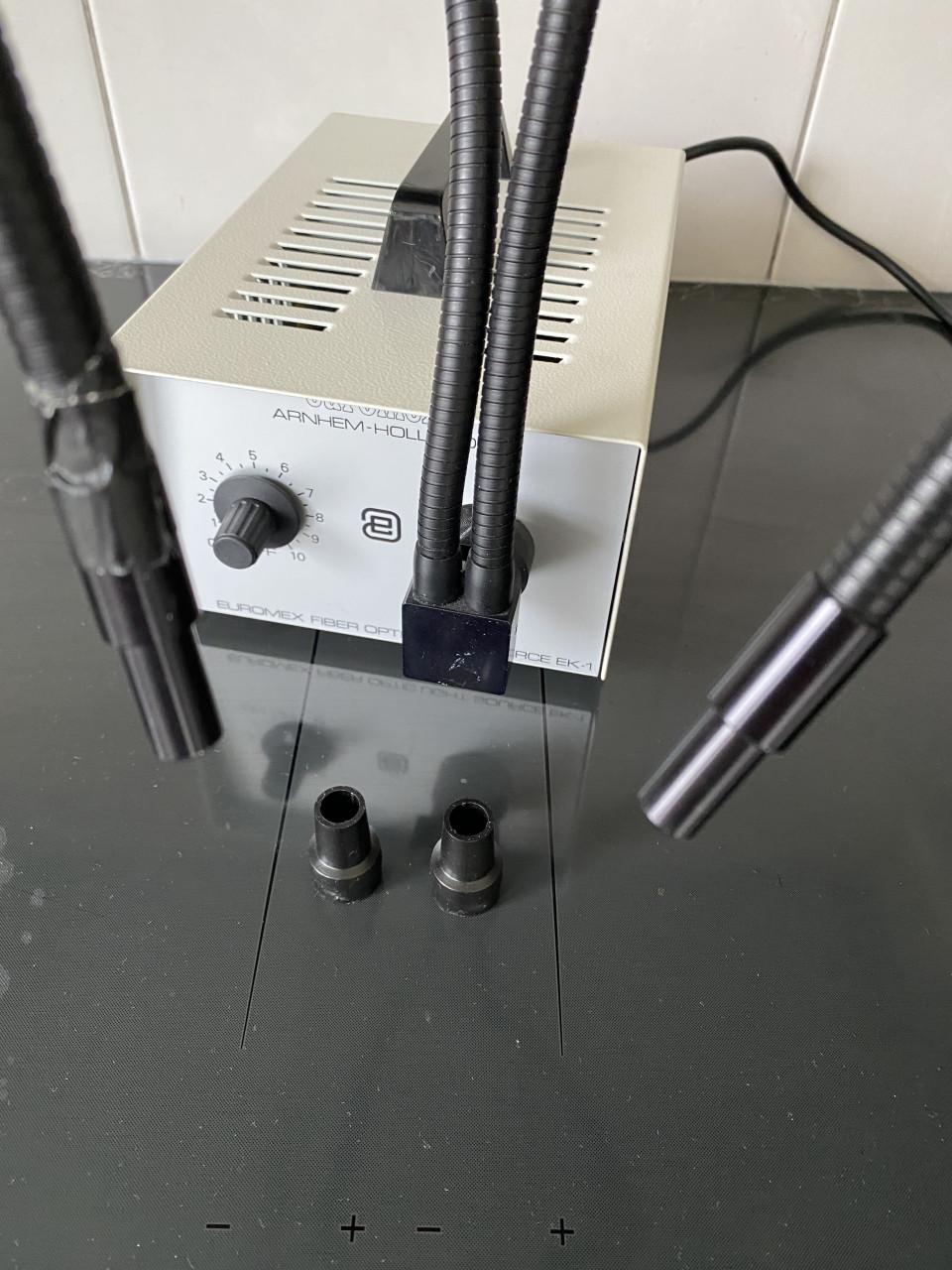 Koud lichtbron Euromex 100W met dubbele starre glasfiber lichtgeleiders