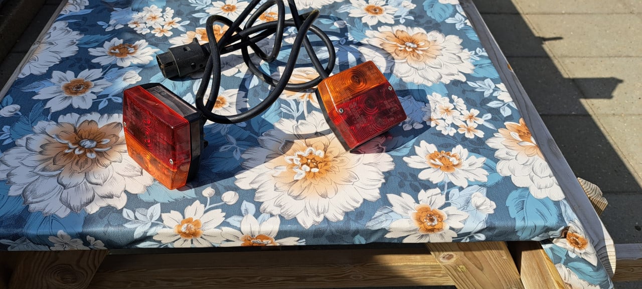 Te koop aanhanger lampen of fietsdrager