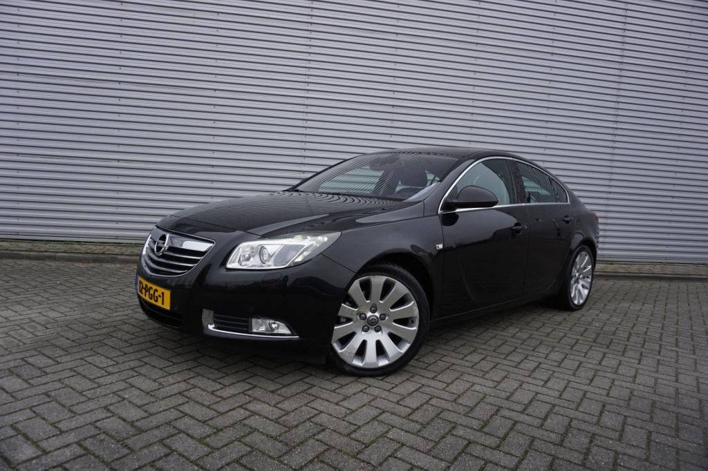 Opel Insignia 1.6 t sport climate / navi / cruise / leder / parkeers. / sto
