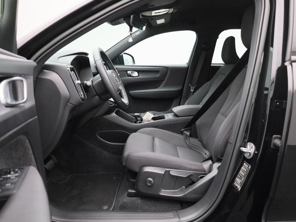 Volvo XC40 recharge core 70 kwh | automaat | apple carplay / android auto |