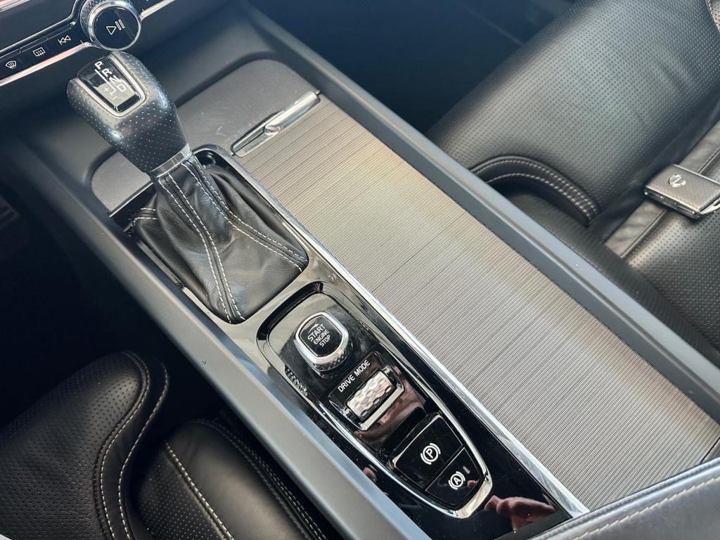 Volvo XC60 2.0 d5 awd r-design luchtvering | standkachel