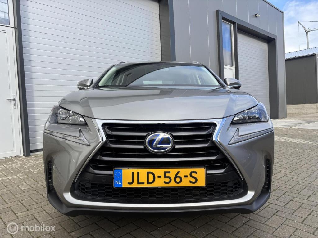 Lexus Nx 300h awd luxury line