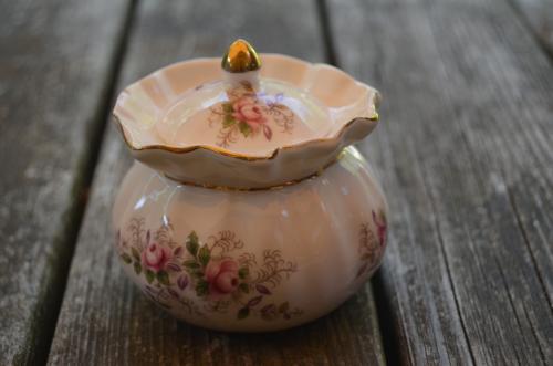 Royal Albert Bone China potje 1961