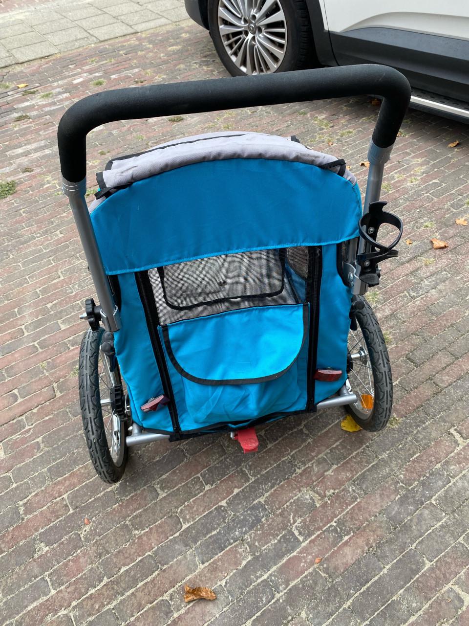 Fietskar voor de hond