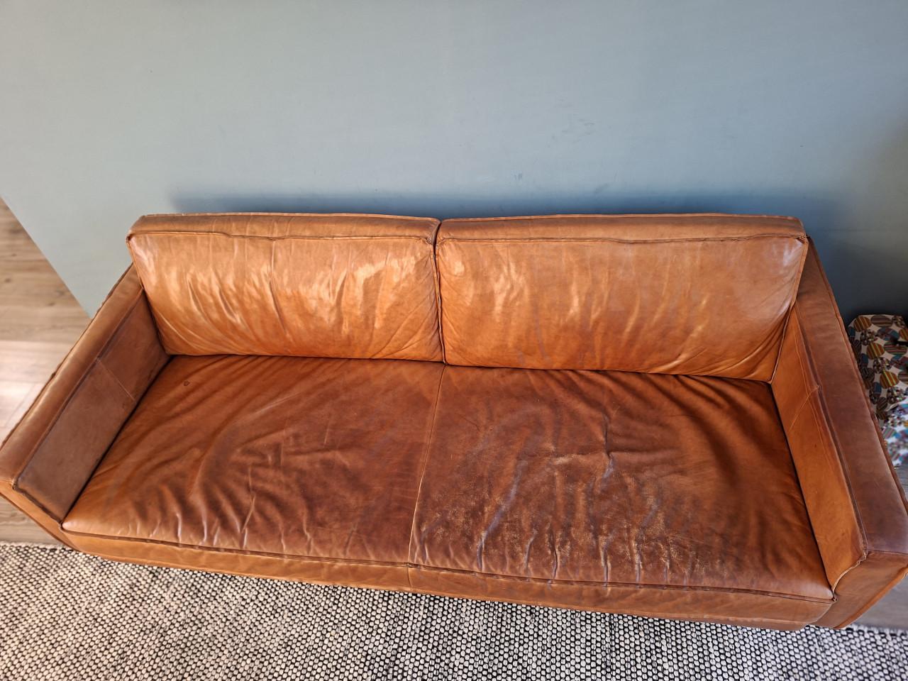 Leren bank (evt. + bijpassende loveseat).