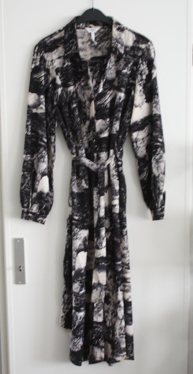 Zwarte lange jurk met print maat 40