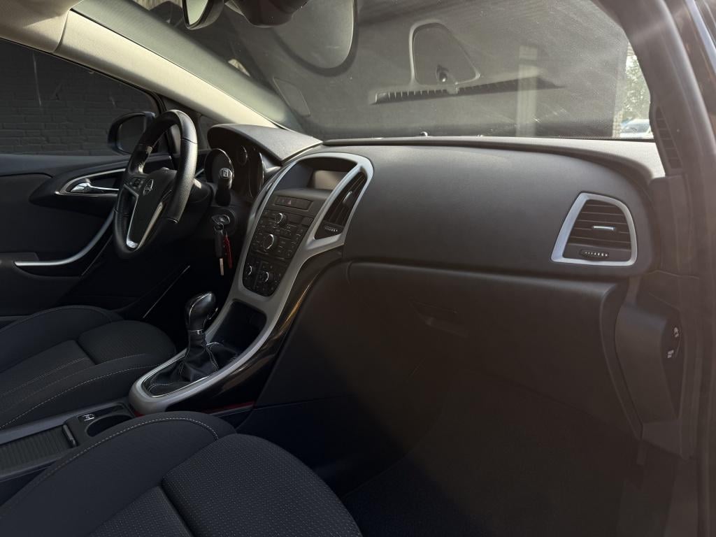Opel Astra gtc 1.4 turbo sport