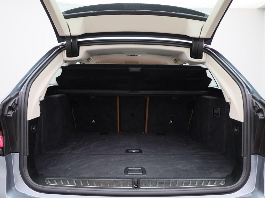 BMW 5 Serie touring 520i business edition plus | automaat | lmv | navigatie