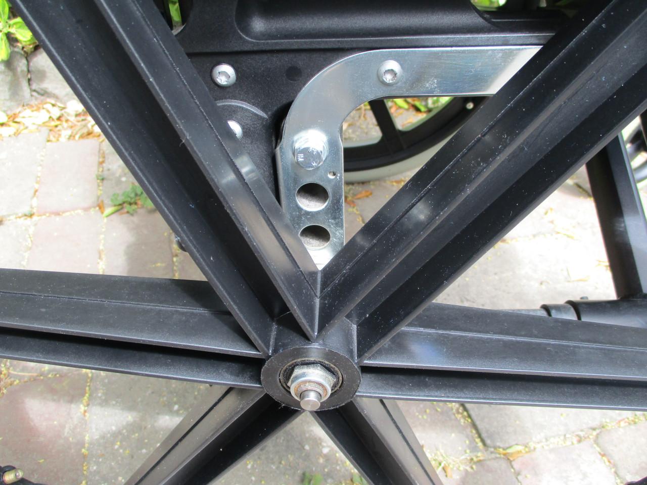 Kwaliteits rolstoel voor grotere en zwaarder personen (max 160 kg)