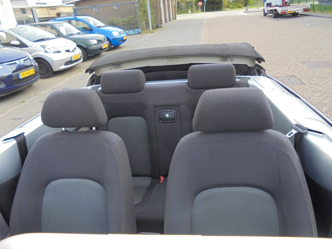 New Beetle Cabriolet 1.4 leuke auto €1650 ZO MEENEMEN wij nemen afschijdt