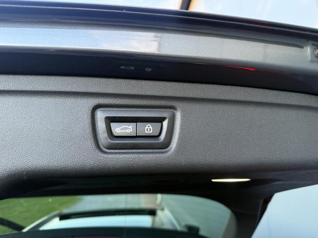 BMW 3-serie touring 330i automaat x-drive high executive