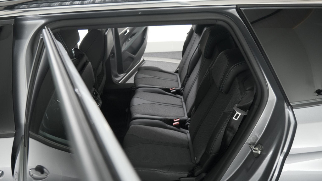 Peugeot 5008 puretech 130 eat8 allure pack business | 7 zitplaatsen | camer