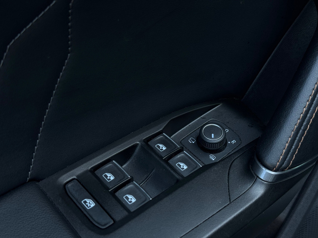 Cupra Formentor 1.4 e-hybrid business * matt grijs * navigatie * trekhaak