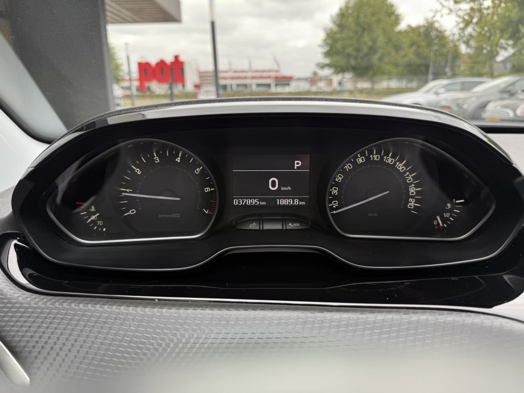 Peugeot 208 1.2 turbo // allure // carlay // android auto // automaat //