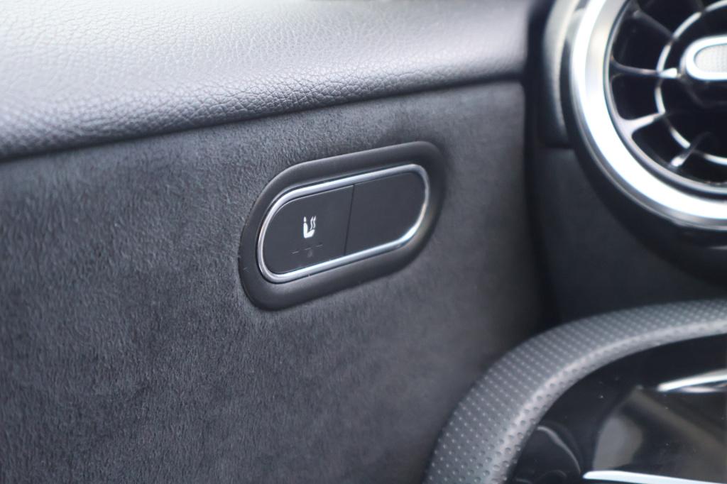 Mercedes-Benz A-Klasse 180 business solution amg l automaat l camera l temp