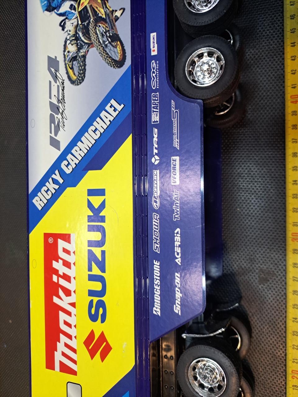 Suzuki cross , truck Ricky Carmichael