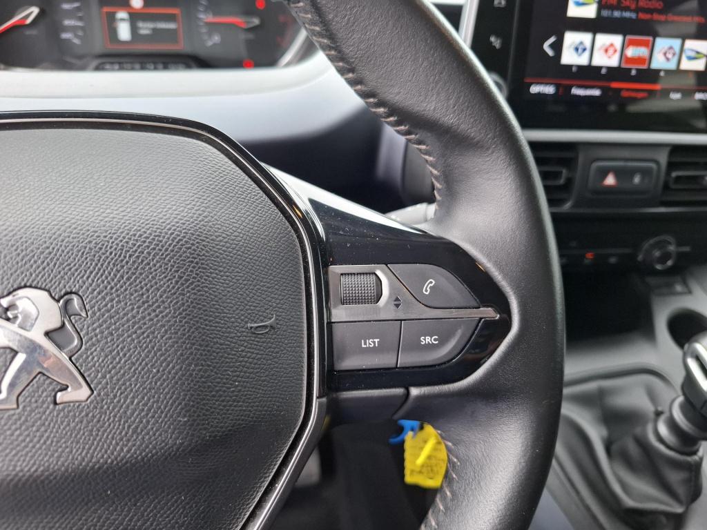 Peugeot Rifter mpv 110 allure navi/cam